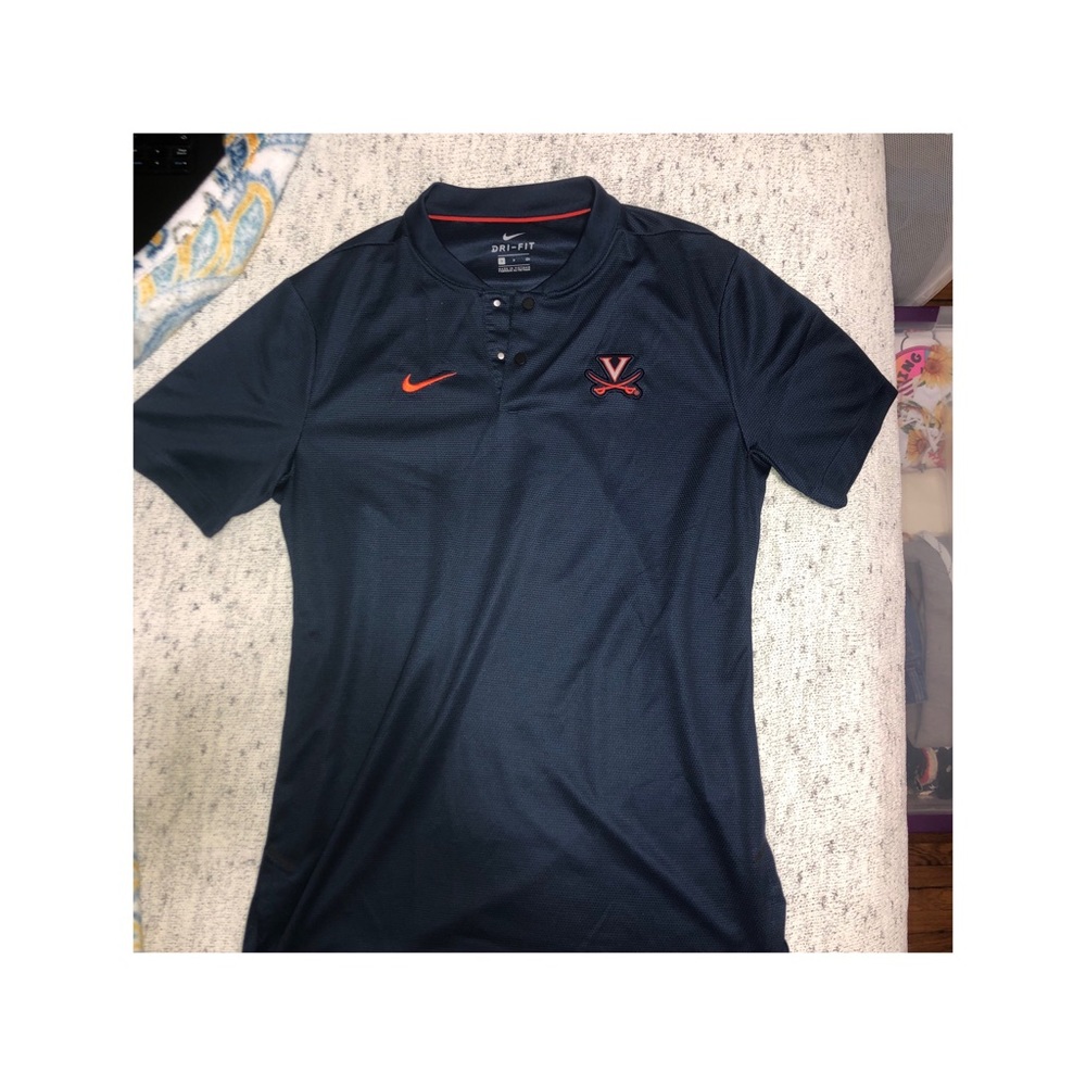 ＵＶＡ ＷＯＭＥＮＳ ＣＯＬＬＡＲ－ＬＥＳＳ ＰＯＬＯ